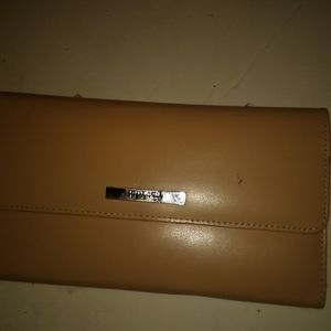 Reaction by Kenneth Cole beige wallet